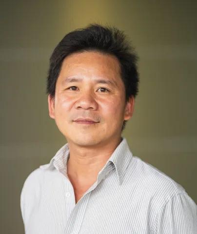Portrait of Toan T. Nguyen