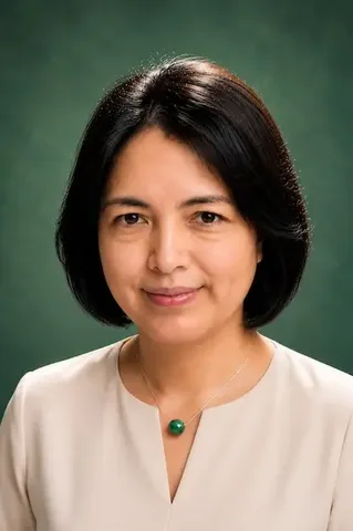 Portrait of Chi Mai Nguyen