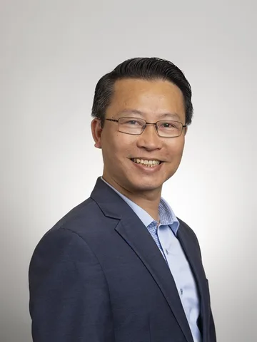 Portrait of Manh-Huong Phan