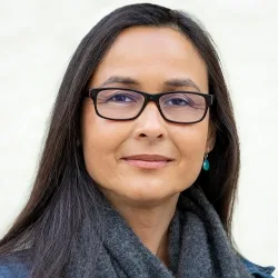 Portrait of Isabelle Thuy Pelaud