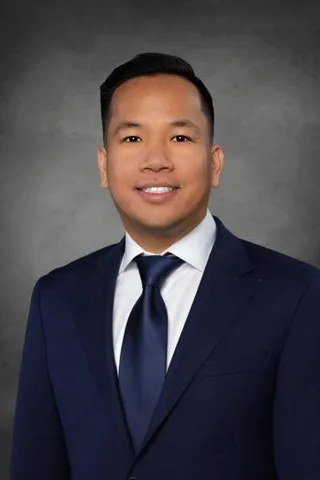 Portrait of Khoa Nguyen
