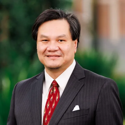 Portrait of Thinh Nguyen