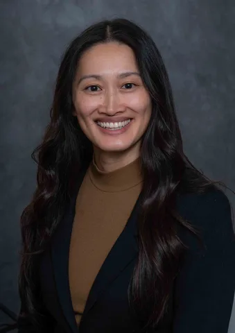 Portrait of Thu Elizabeth Duong