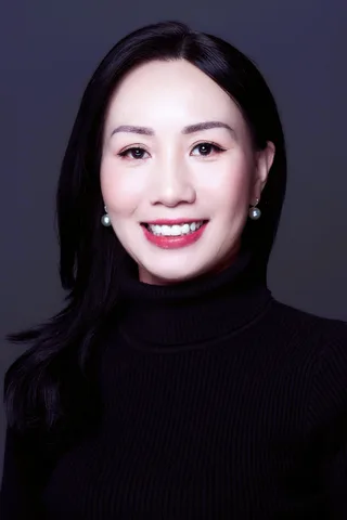 Portrait of Natalie (Nhung) Le